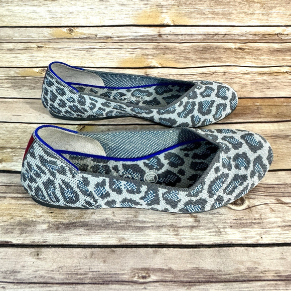 Rothys Womens Gray Blue Leopard Round Toe Flat Casaul Comfort Shoes Size 8.5 - Picture 2 of 10